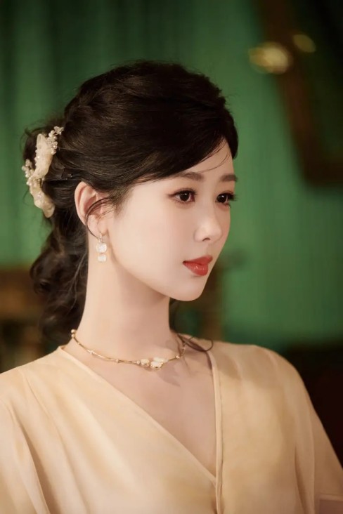 科技产品竞争本质：从AI手机到娱乐生态的需求洞察