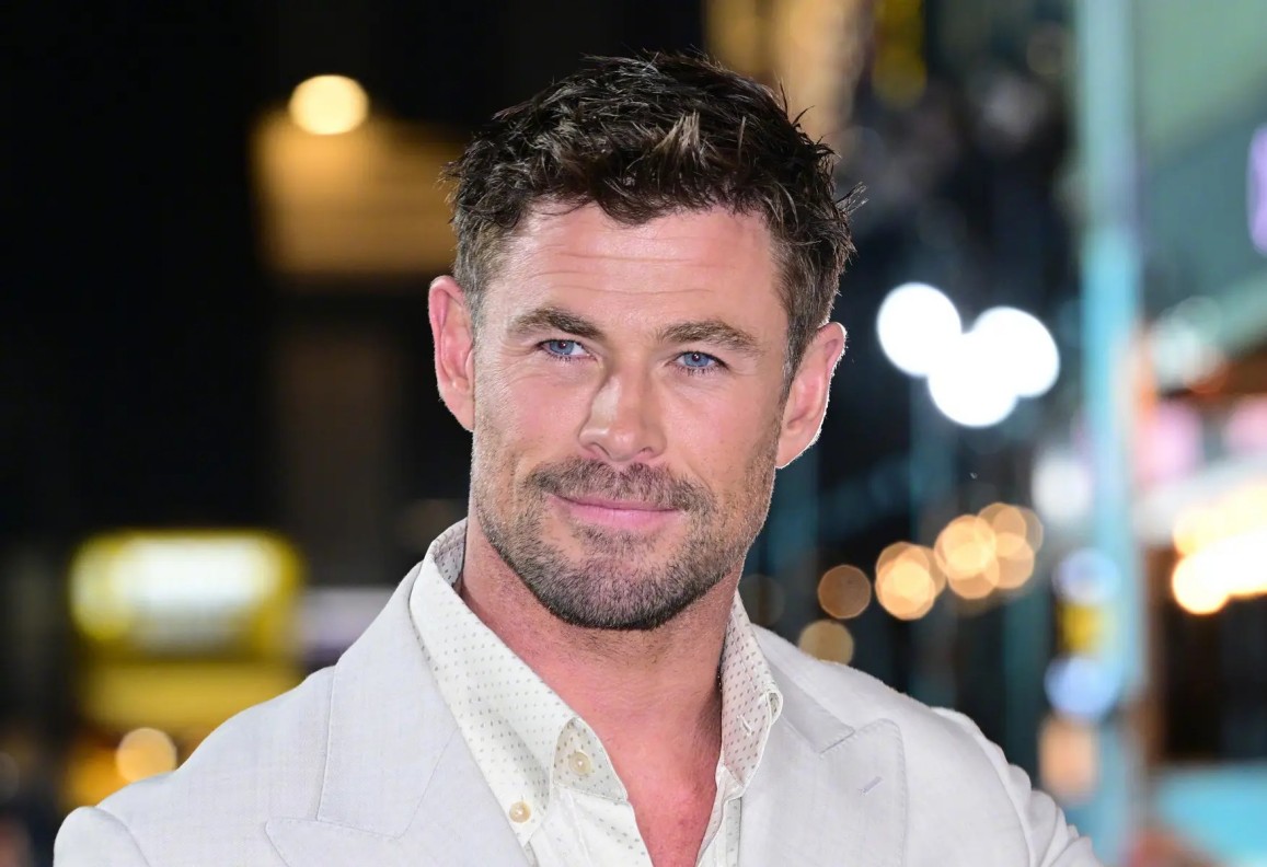 《惊蛰无声》曝“难辨”角色海报，张艺谋携群星解锁当代隐蔽战线博弈