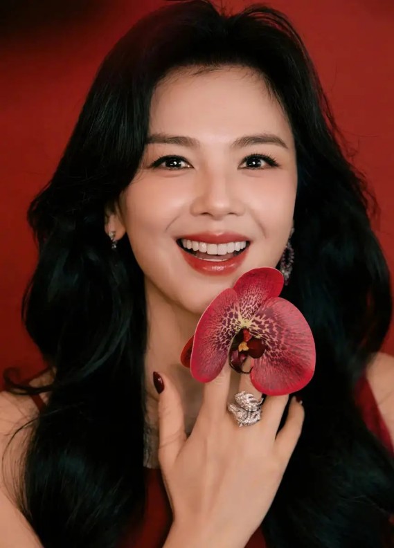 近半高管害怕失业，汽车业挤满焦虑的中年人